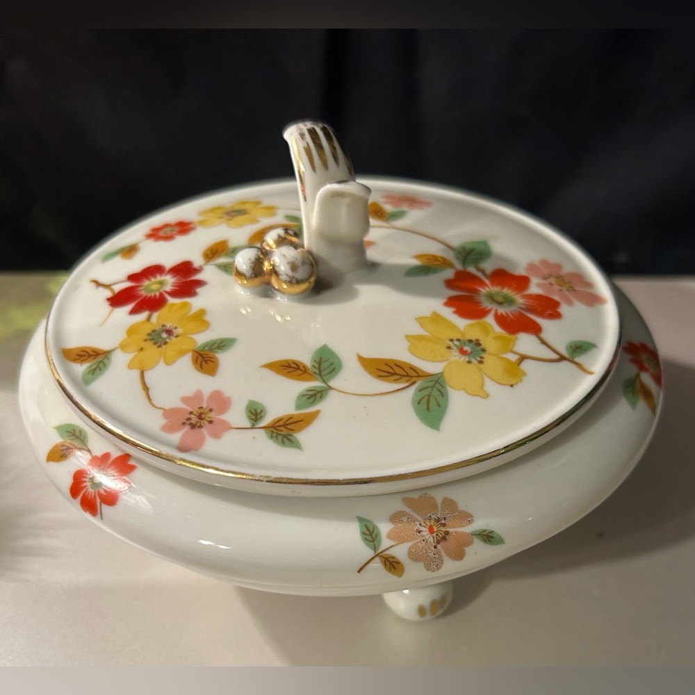 Antique Hertel Jacobs Rehau circa 1930s candy dish. Signed and numbered 640